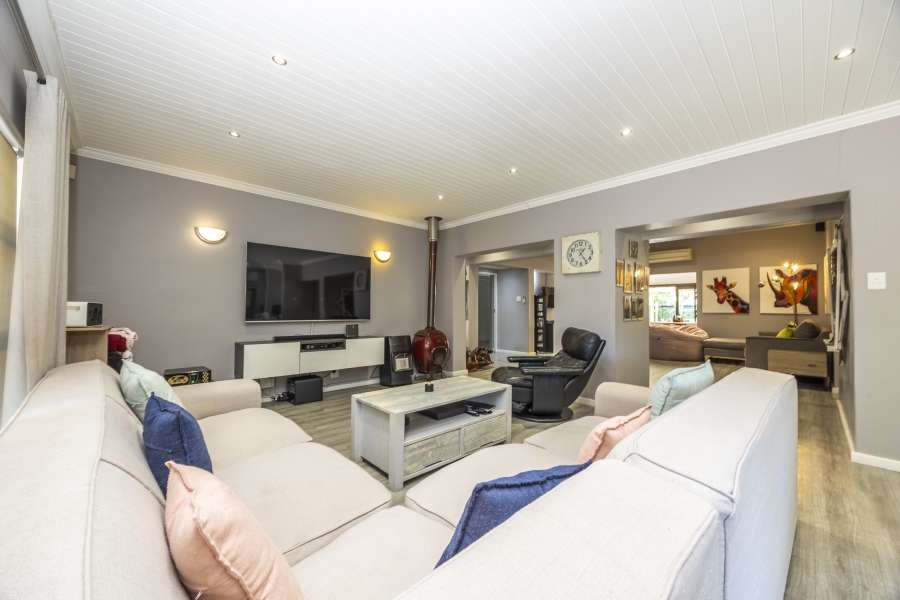4 Bedroom Property for Sale in Welgemoed Western Cape